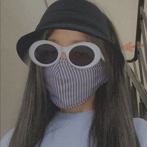 Meet your Posher, Joy